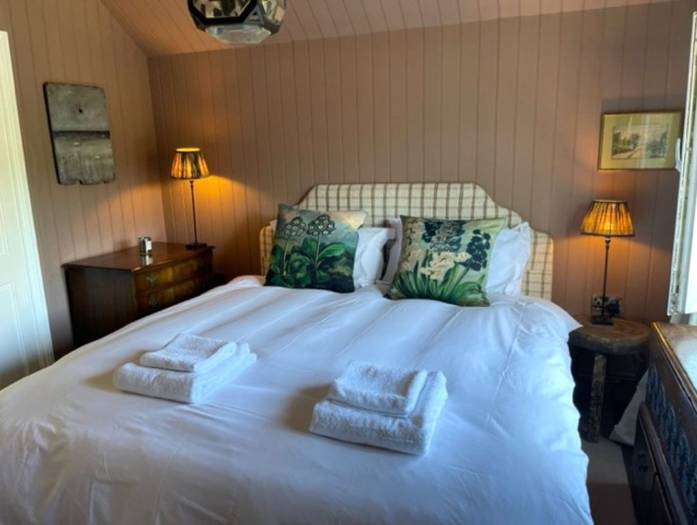 Porth Nanven Cottage master bedroom, super king bed with headboard