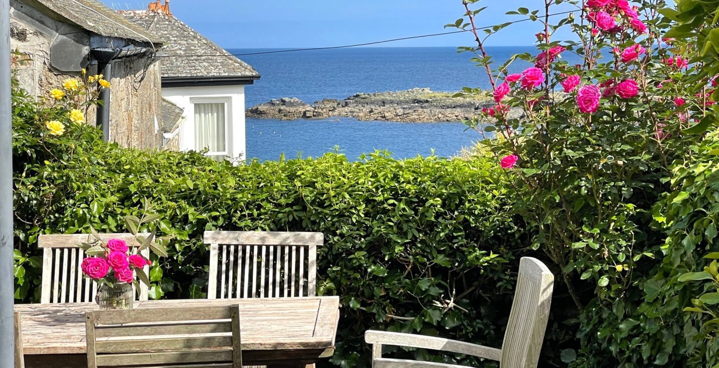 Sea Views from Mousehole Cottage, near Harbour Centre, with Parking