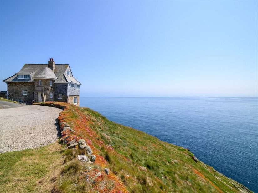 Cliff top house with incredible sea views | Rinsey Head Clifftop House Porthleven |