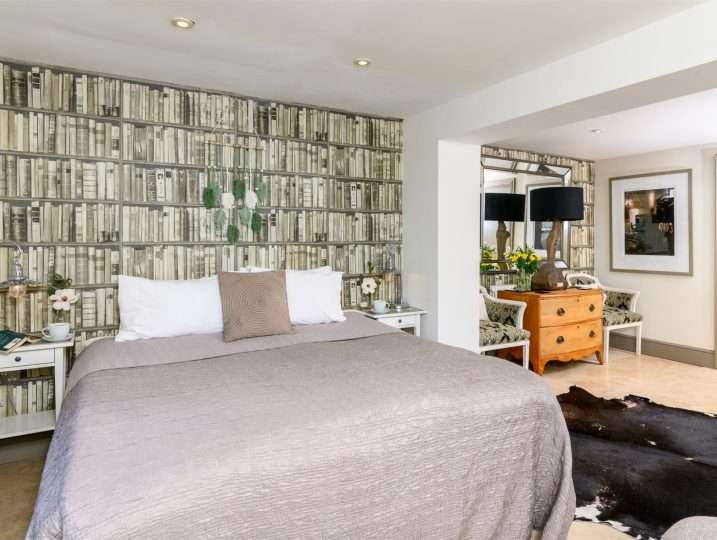 Master Bedroom with dressing area | Holiday Cottage in Mousehole
