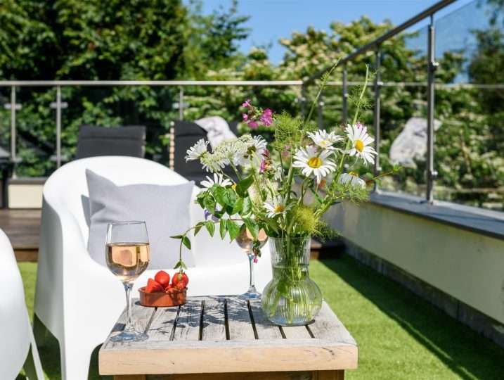 Alfresco Drinks On Top Balcony | Holiday Cottage in Mousehole