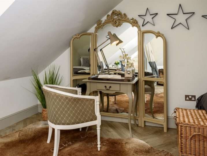 Dressing Table in Family Suite | Holiday Cottage in Mousehole