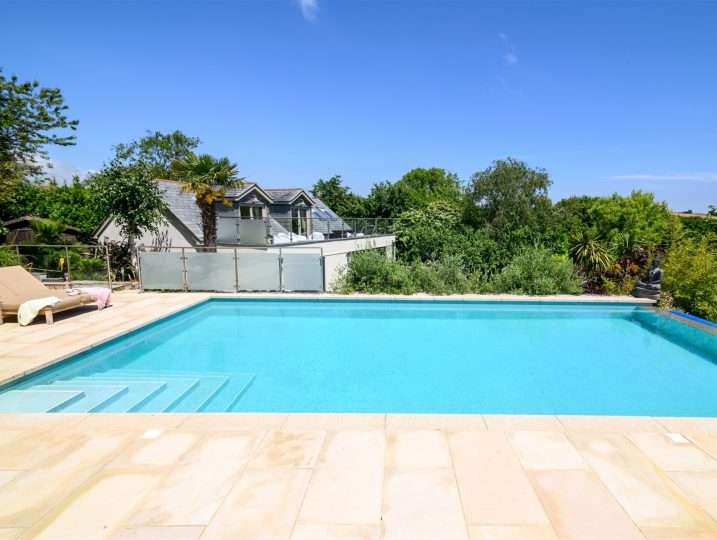 Outdoor Pool with Summer House in background | Holiday Cottage in Mousehole