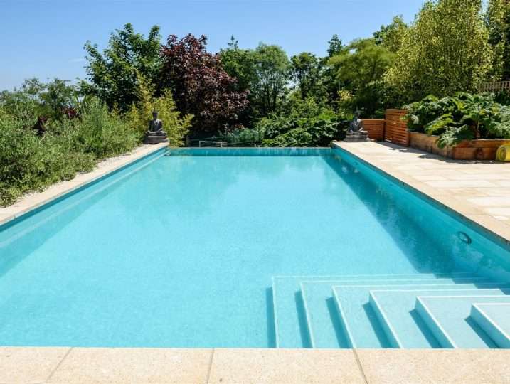 Infinity style outdoor Pool | Holiday Cottage in Mousehole
