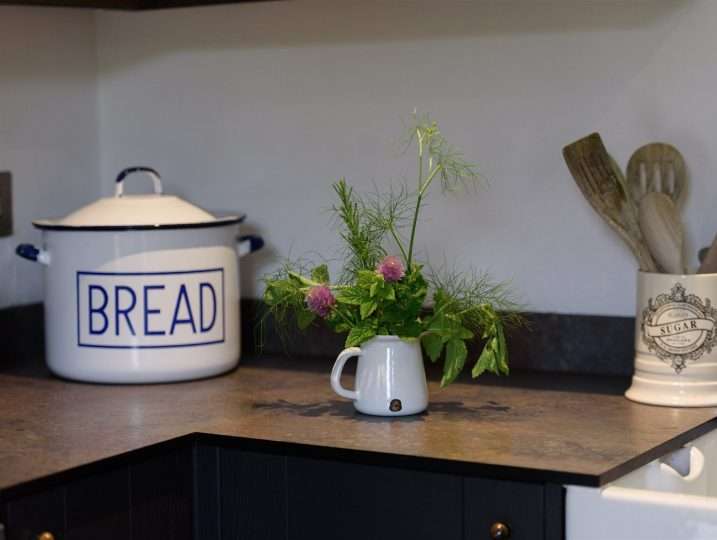 Stylish well equipped kitchen | Porth Nanven Cottage - Cornish Cottage St Just - Coastal