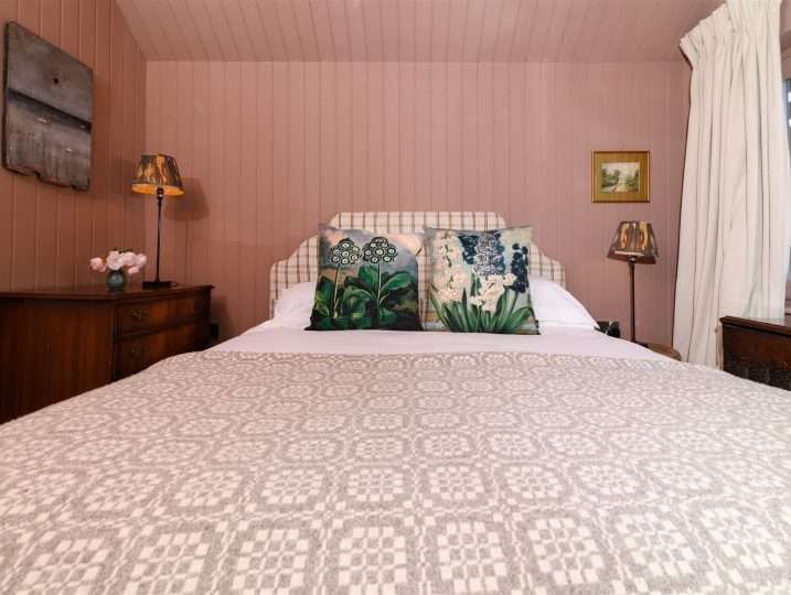 Super King Bed with 100% Cotton White Company Sheets | Porth Nanven Cottage Cot Valley