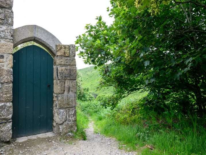 Footpath to nearby Porth Nanven Cove | Porth Nanven Cottage - Cornish Cottage St Just - Coastal
