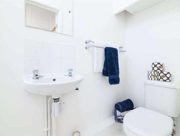 Ensuite bathroom | Family Holiday Cornwall Near Beach