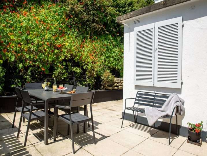Enclosed Garden with table & bench | Retreat in Mousehole sea views